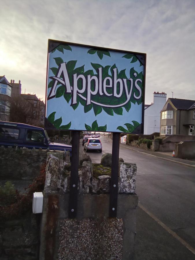 Applebys Guest House Holyhead Exterior foto